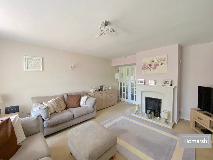 10 Slade Gardens, Codsall WV8 1BJ photo 3
