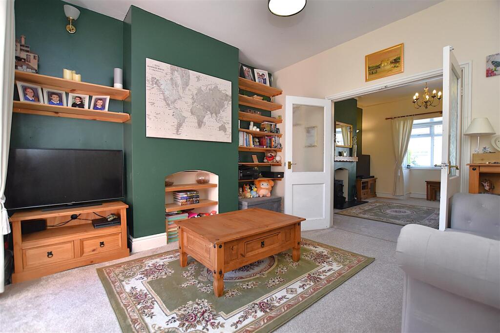 House in Wrexham, Hightown, Offa - View 2