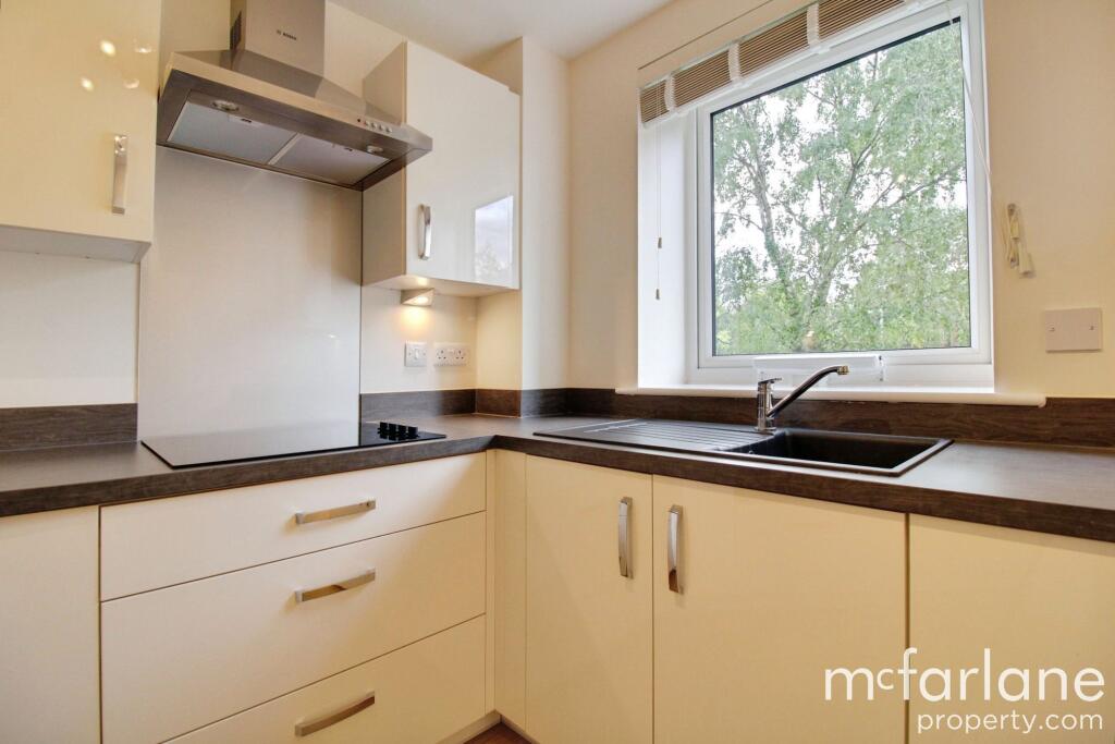 Apartment in Swindon, Lakeside, South Swindon - More
