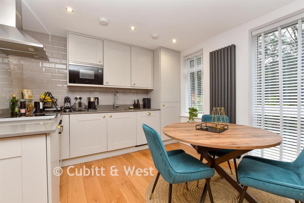 2-bed flat on Welcomes Road, Kenley, Surrey, £450,000