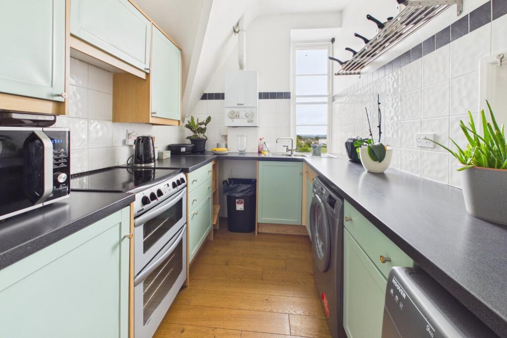 Apartment in Clevedon, Walton Park - View 4