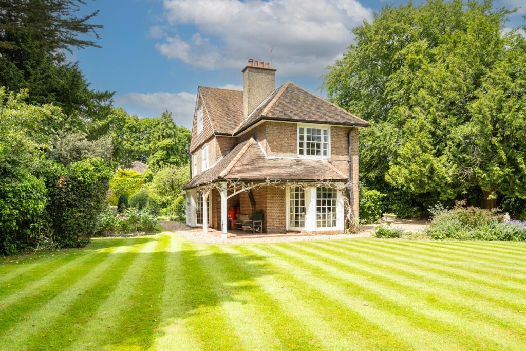 Main image of property: Cross Oak Road, Berkhamsted, Hertfordshire, HP4