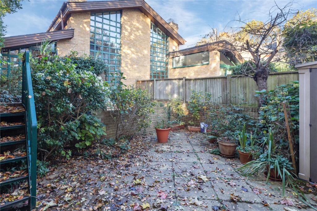 4 bedroom semi-detached house for rent