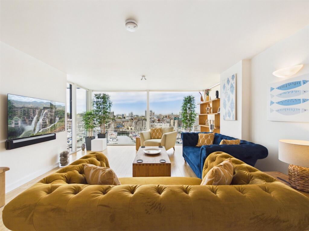 Apartment in Plymouth - View 2