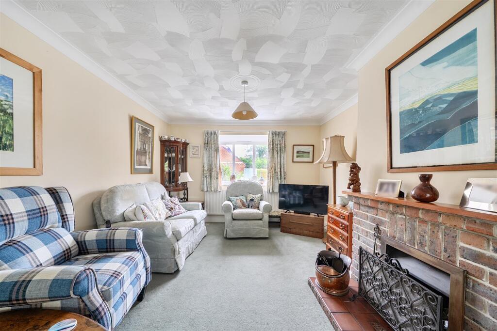 House in Dorchester, Portesham - More