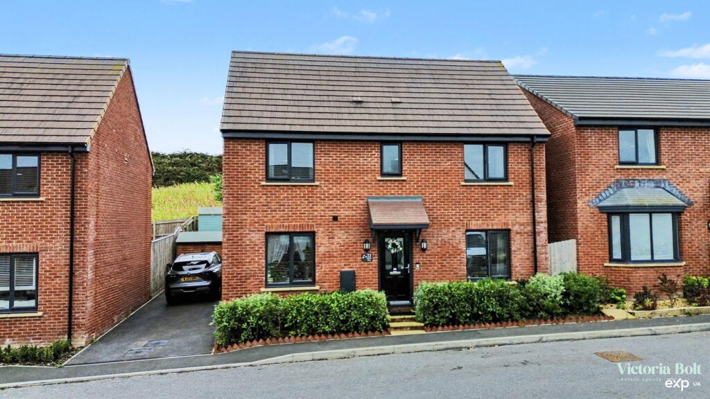 Main image of property: Mallow Place, Newton Abbot