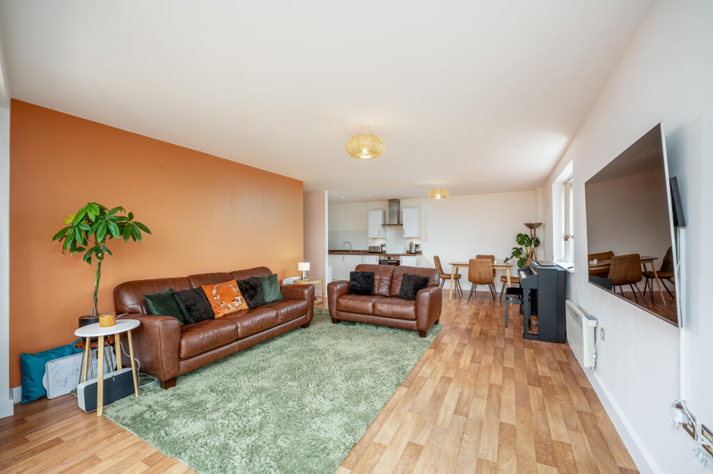 Apartment in Birmingham, West Midlands - View 2