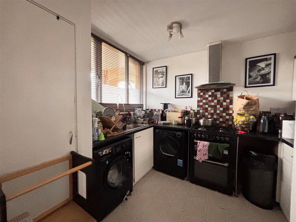Apartment in Solihull, Kingshurst - View 4