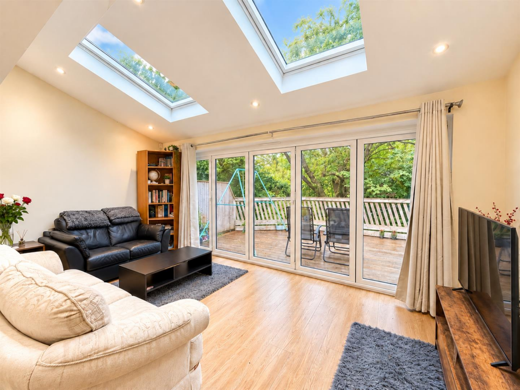 Kings Drive, Eastbourne photo 5