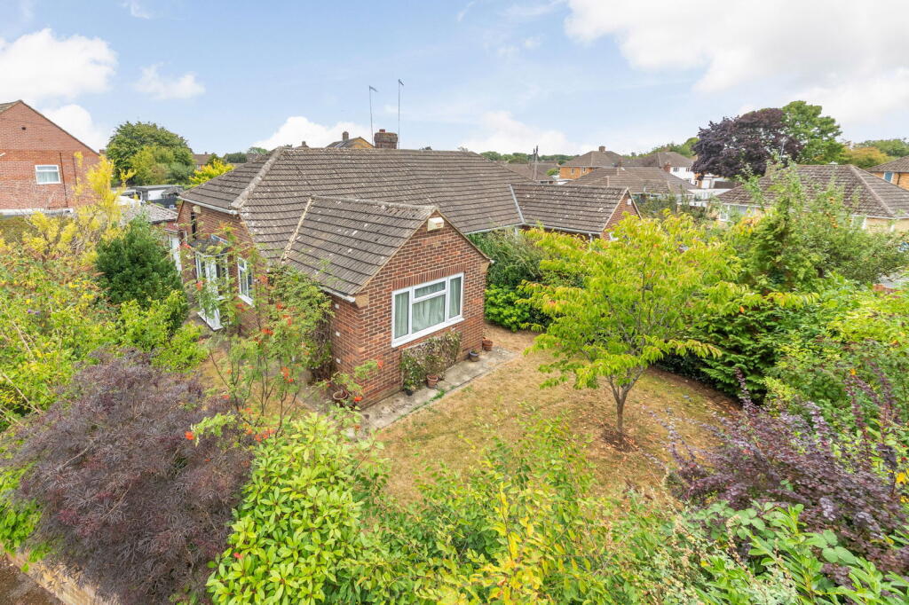 3-bed semi-detached on St Annes Road, Banbury, £350,000