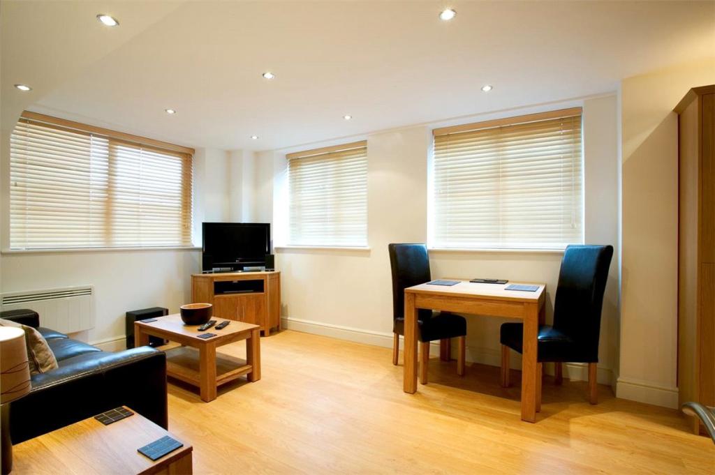 Apartment in Reading - View 4
