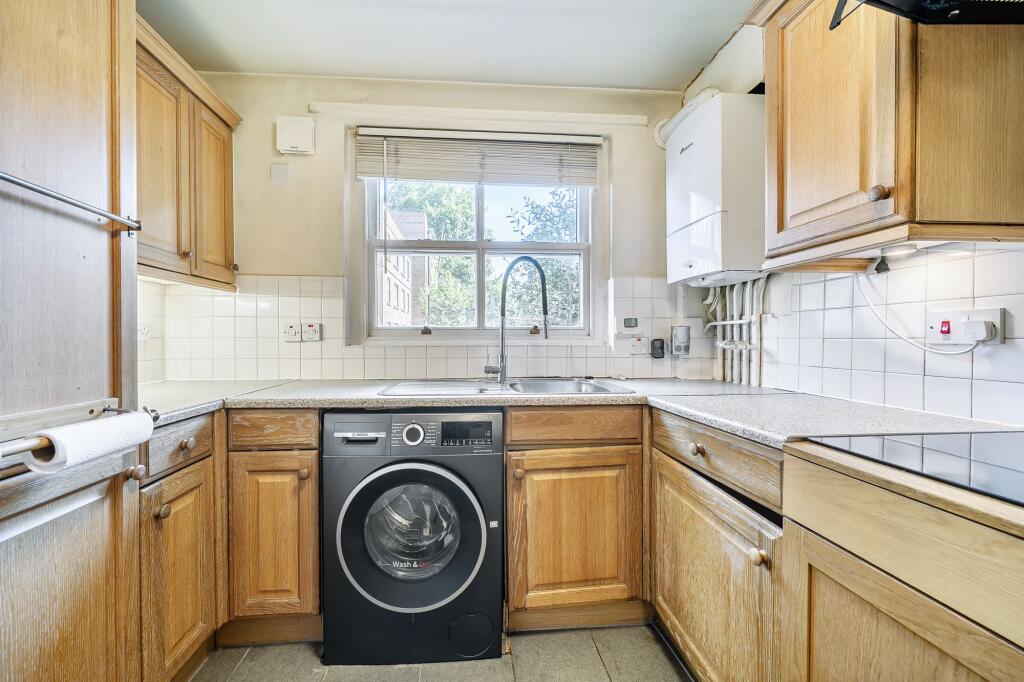 House in London, Bromley-by-Bow, Bow - More