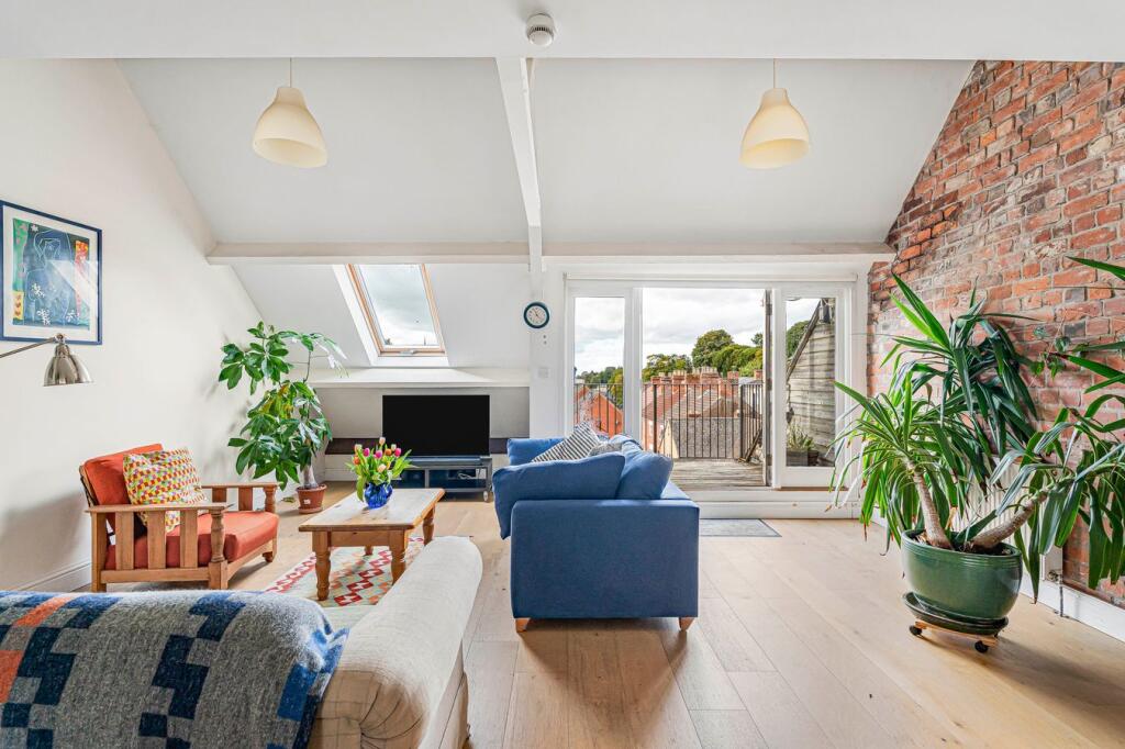 Apartment in Stroud - View 4