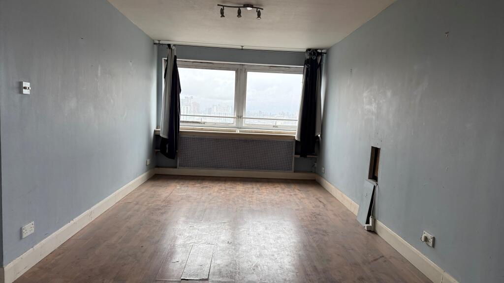 Flat 174, Park South, Austin Road, London, SW11 5JN photo 5