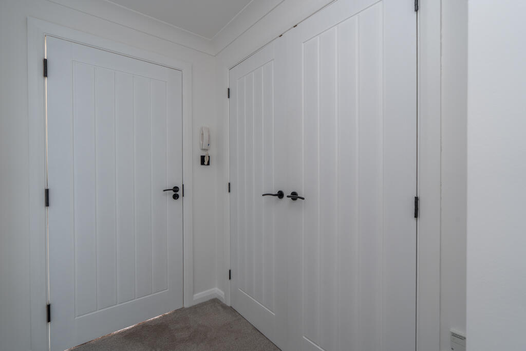 Apartment in Southampton - View 5