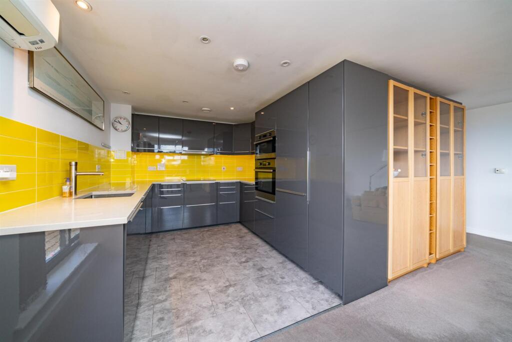 Apartment in St Albans, Bernards Heath - View 3