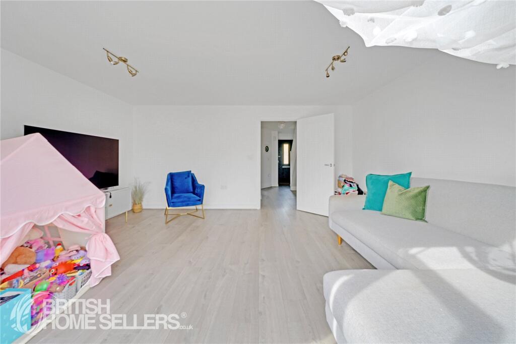 House in Kingston upon Thames - More