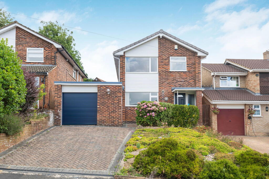 Main image of property: Badgebury Rise, Marlow, SL7 3QA