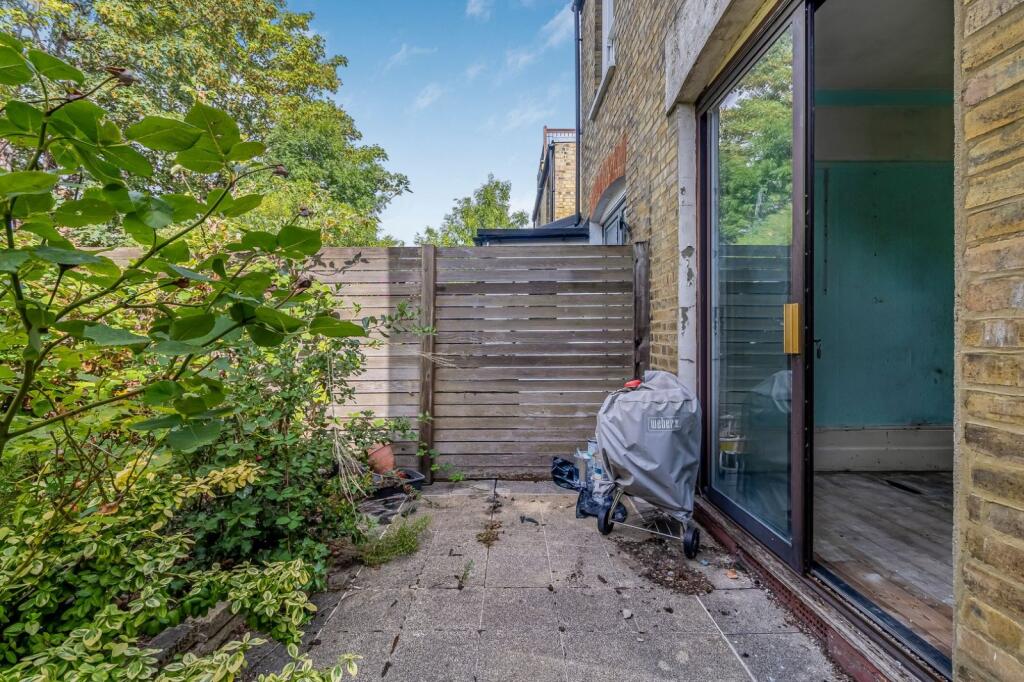 House in London - View 5