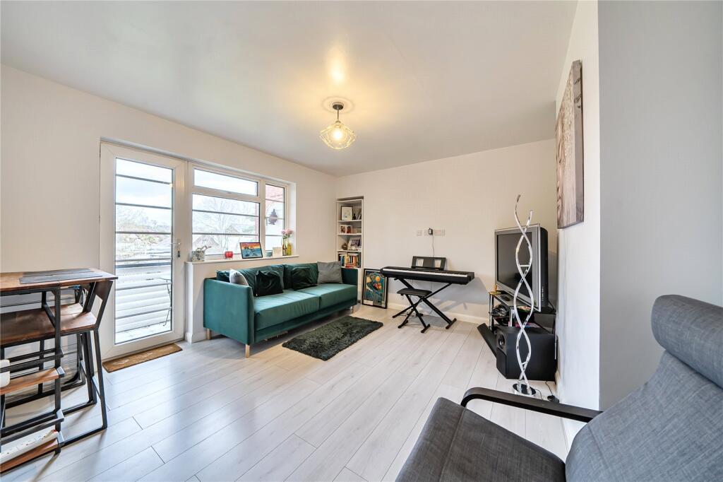 Garden Close, Ruislip photo 2