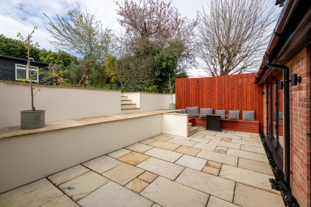 Additional image 37 of Park Rise Close, Harpenden, Hertfordshire, AL5 3AW