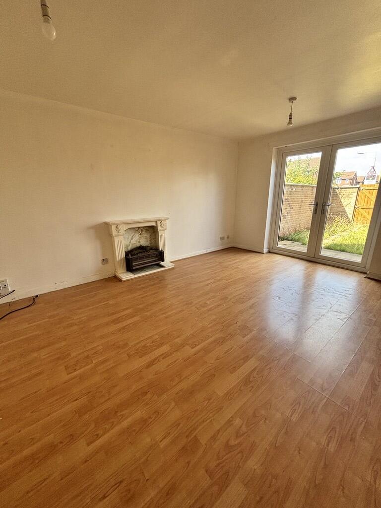 House in Ashfield, Hucknall - More