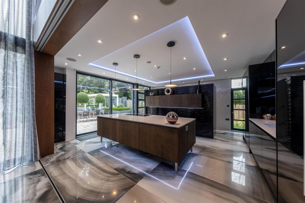 An immaculately presented and contemporary detached family home in Hartford photo 2