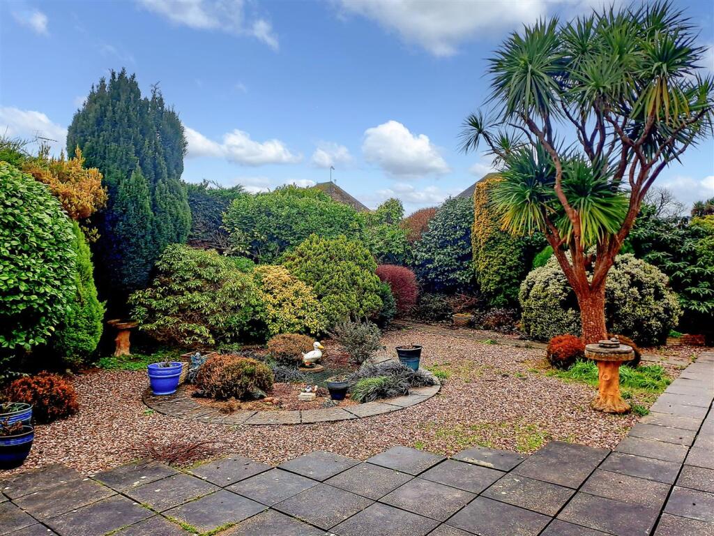 Willow Avenue, Rustington - View 2