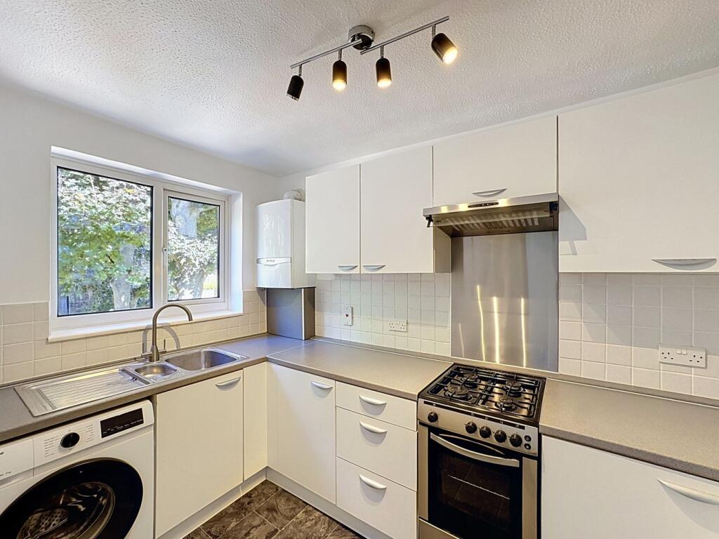 Apartment in Bromley - View 5
