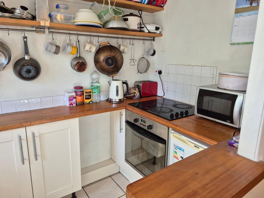 Canterbury Close, Yate, BS37 photo 5