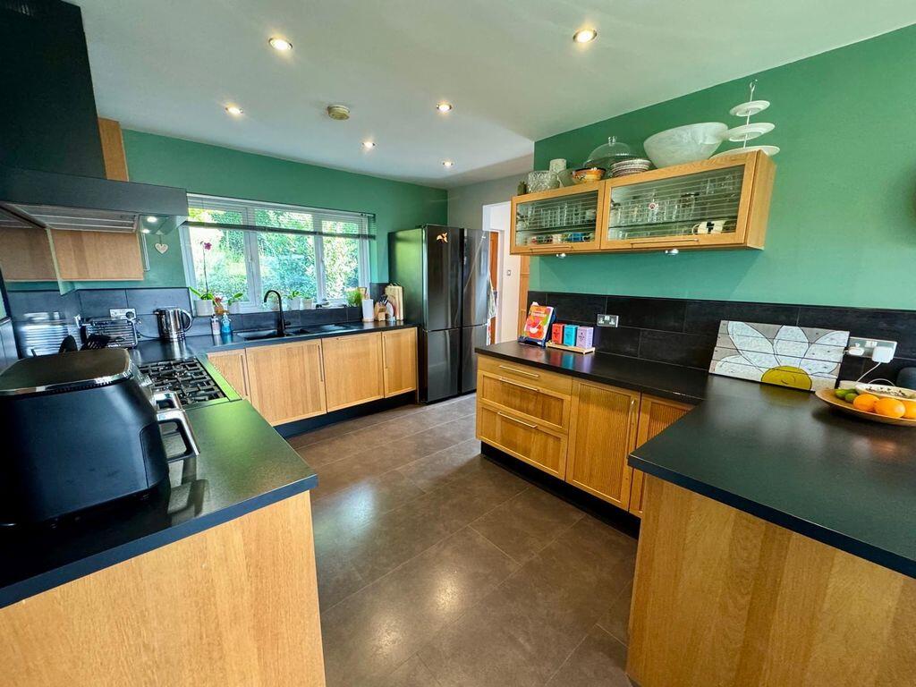 House in Huddersfield - View 3