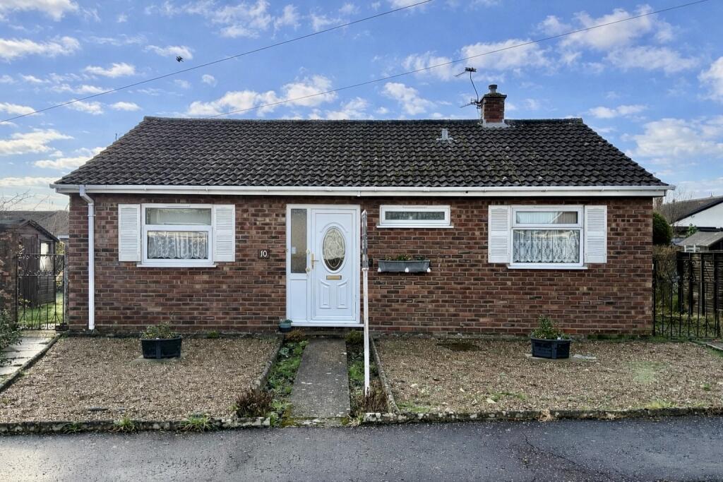 Main image of property: 10 Cressener Close, Norwich, Norfolk NR6 5RF