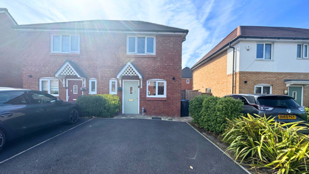 Main image of property: Velveteen Crescent, Worsley, M28 3ZR