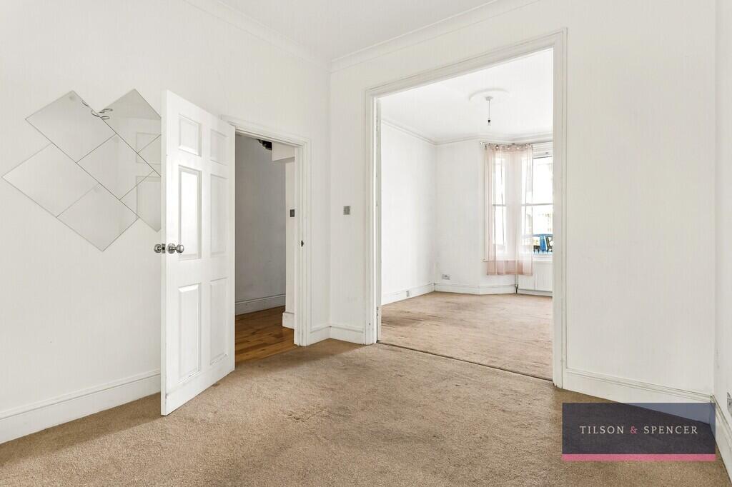 House in London - View 4