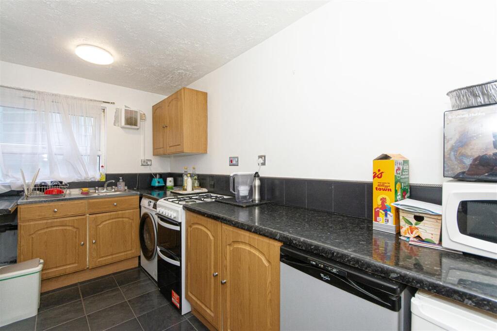 Main image of property: Tamworth Road, Croydon