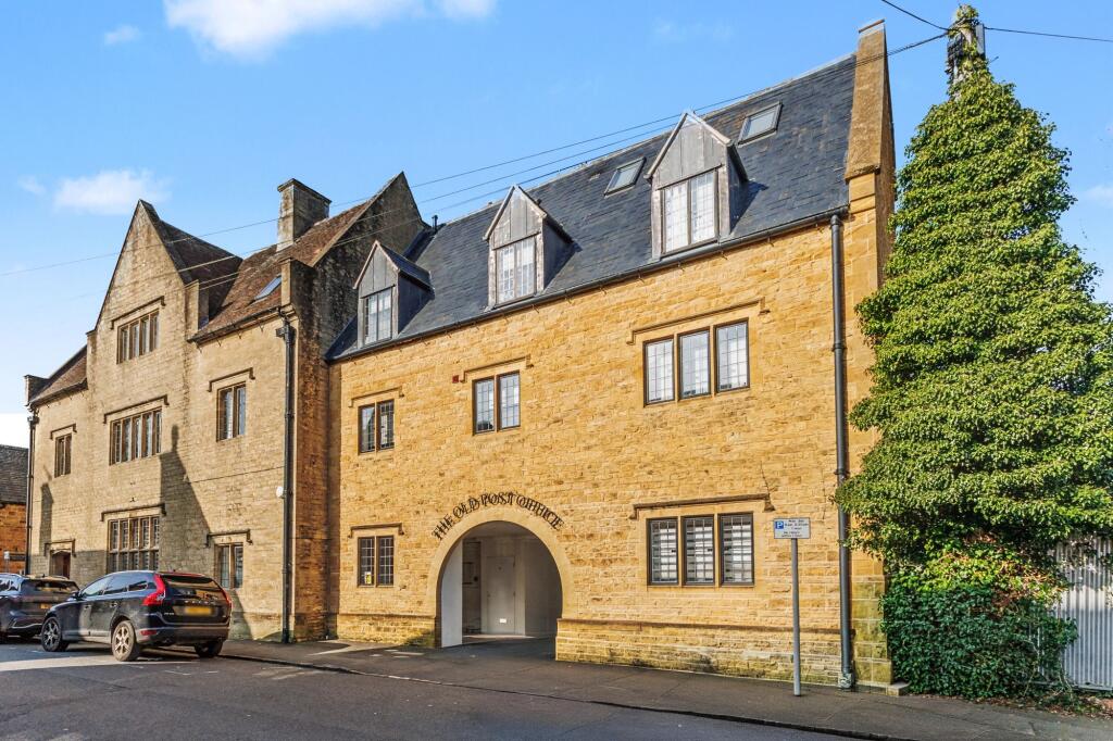 2-bed flat on New Road, The Old Post Office New Road, GL56, £230,000