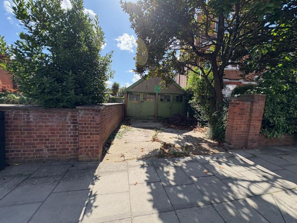Garage Adjacent to 18 Fawley Road, London, NW6 1SH photo 4