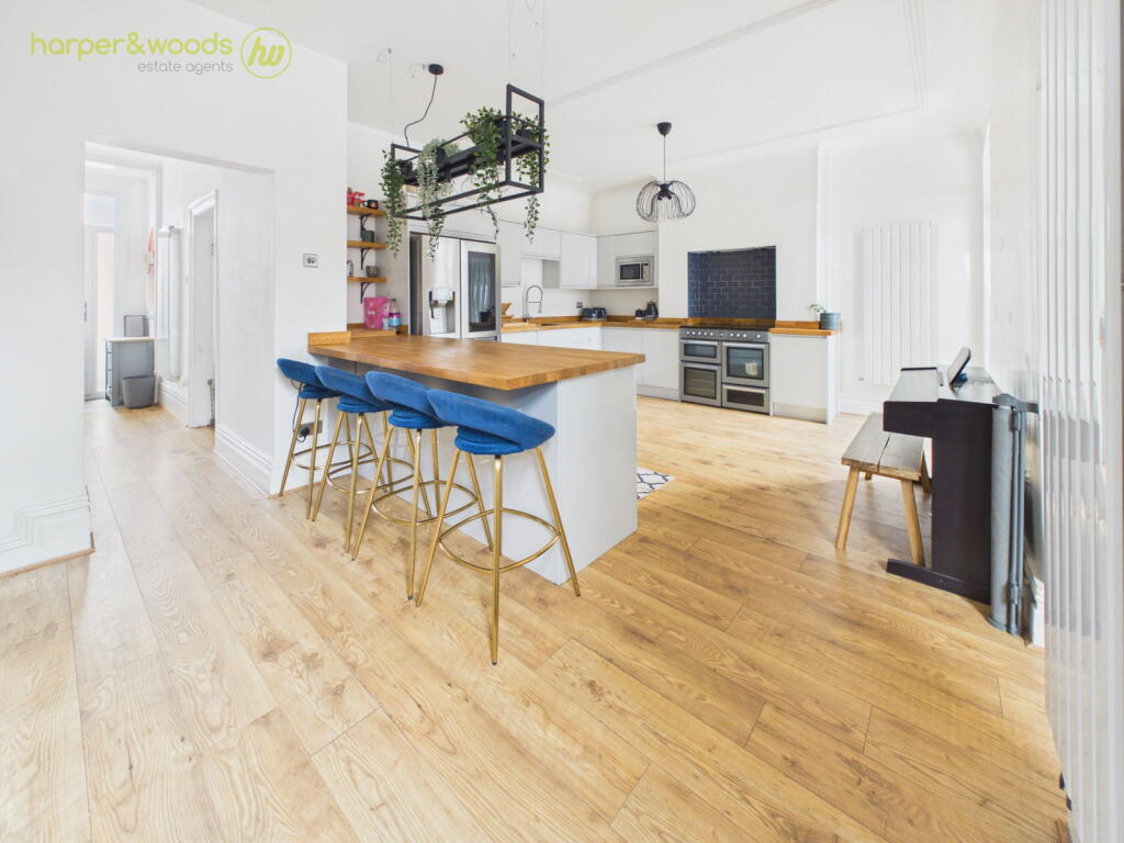 House in Wirral, Liverpool City Region - View 3