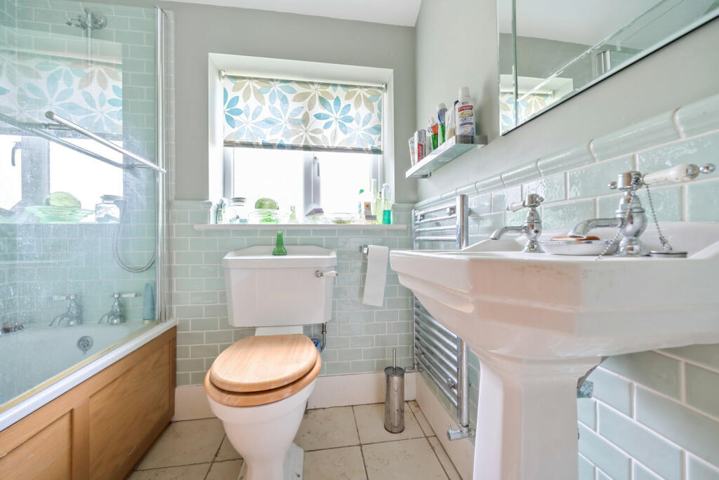 House in Waverley, Farnham - More