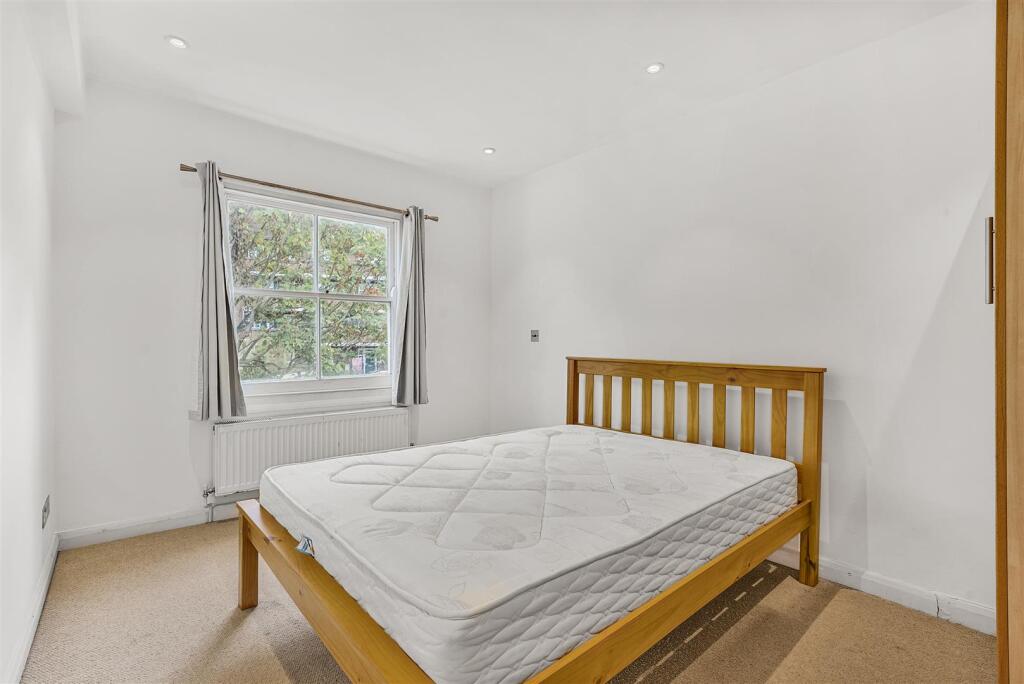 Apartment in London - View 5