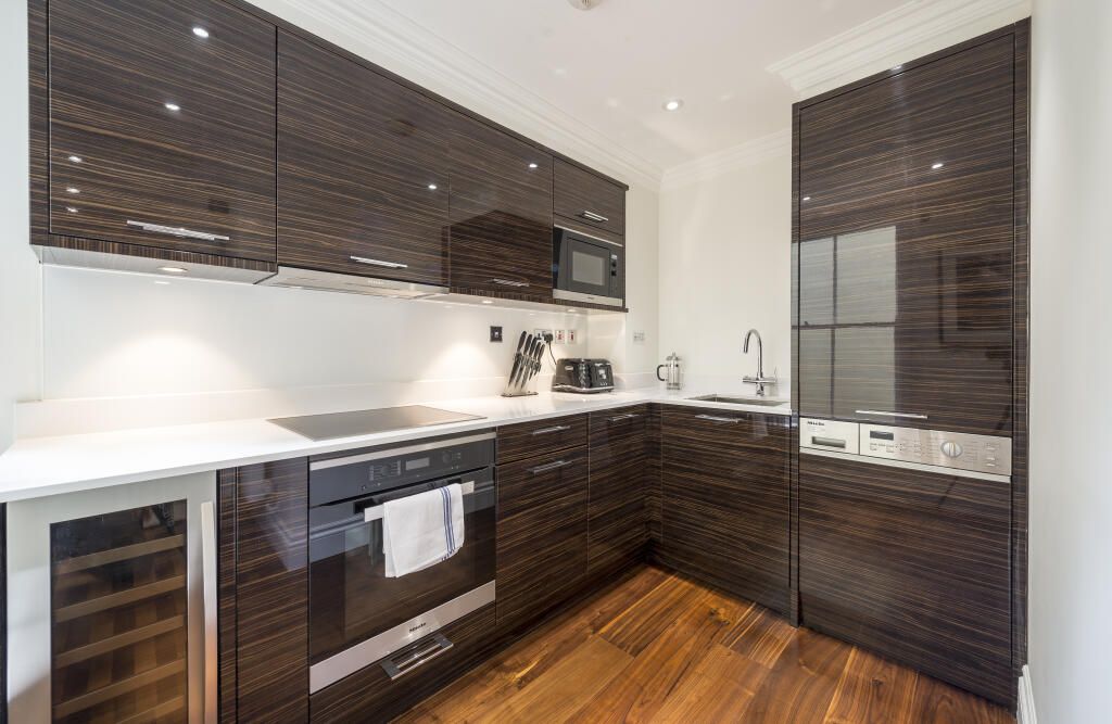Apartment in London, City of Westminster - More