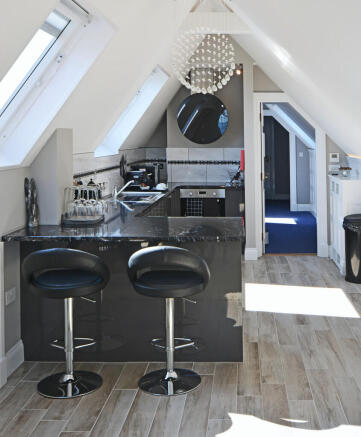 8 Kitchen &amp; d...