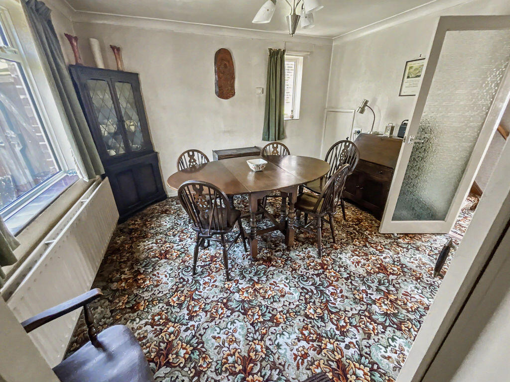 Burton, Christchurch photo 4