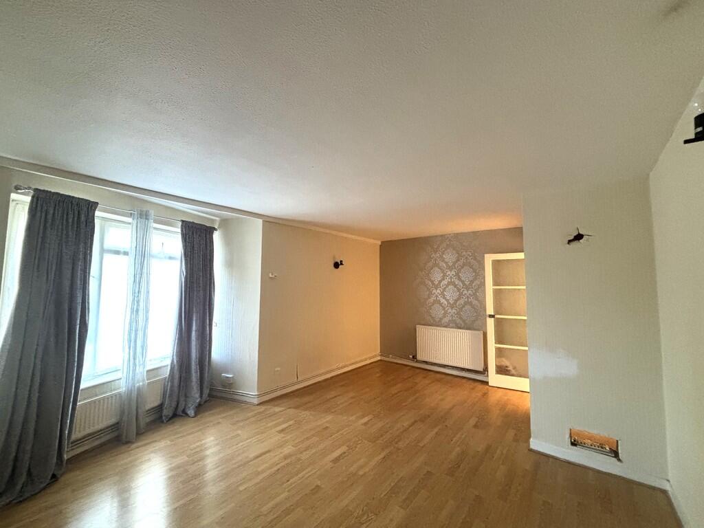 Main image of property: 252 Pampisford Road, South Croydon, Surrey