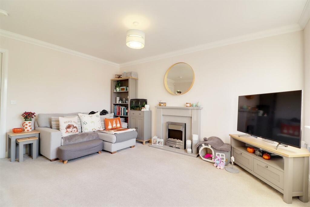 Beaumont Drive, Beverley - View 3