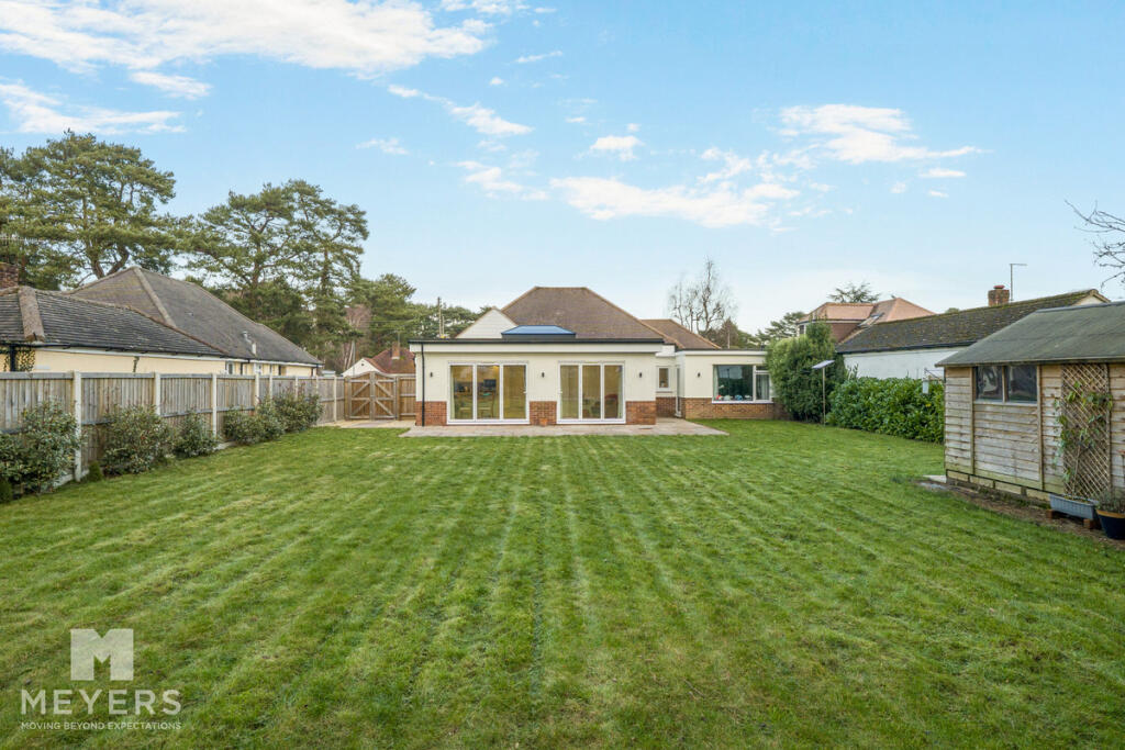 Abbey Road, Ferndown, BH22 0