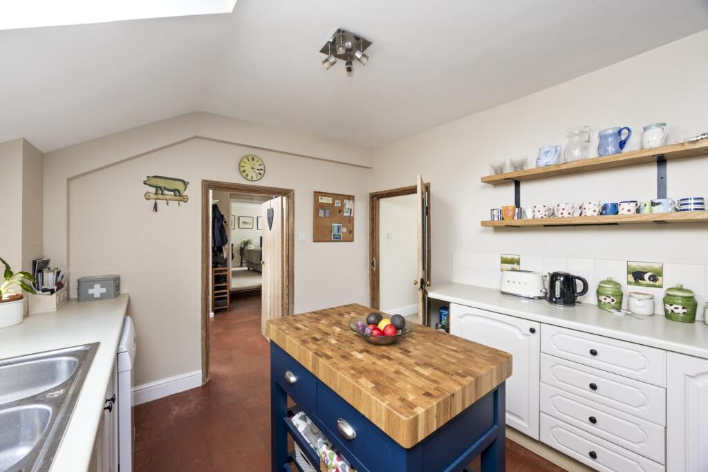 House in Redhill - View 5