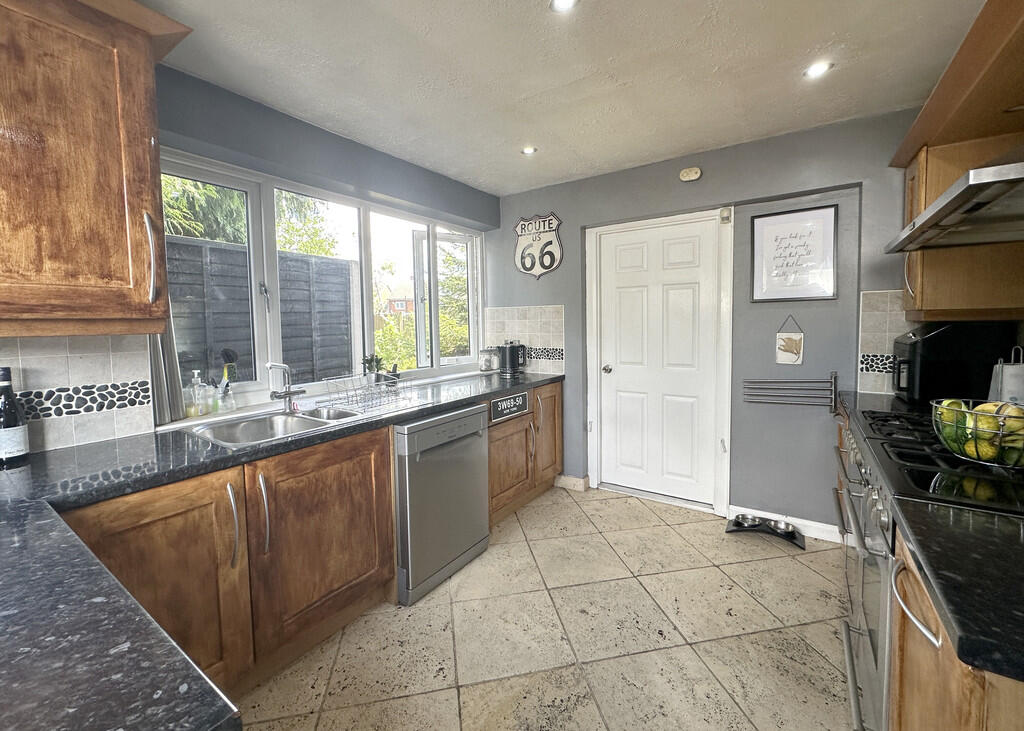 Digby Drive, Marston Green photo 3