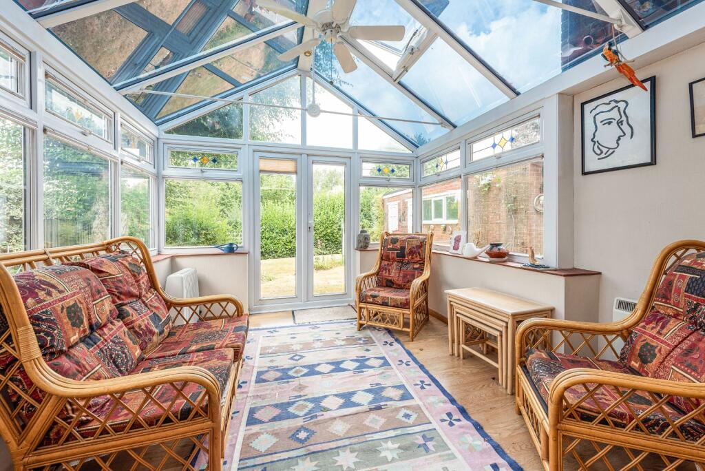 House in Guildford - View 4
