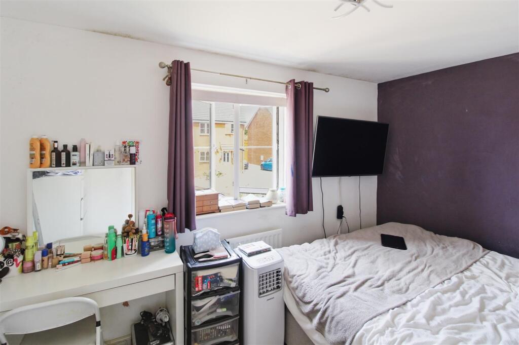 Coxwell Close, Seaford photo 5